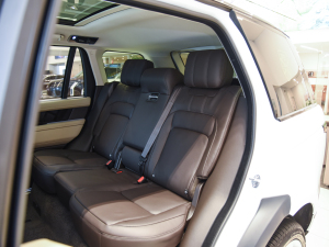 2022款3.0 L6 400PS 传世加长经典版 后排座椅