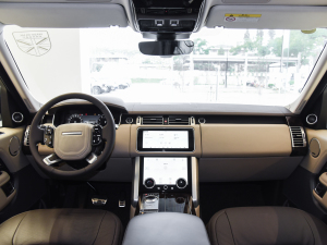 2022款3.0 L6 400PS 传世加长经典版 内饰全景