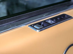 20225.0 SC V8 565PS SVAp儓L  ܇ƅ^