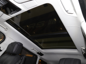 2022款3.0 L6 400PS 尊崇创世加长版 天窗