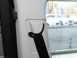 20225.0 SC V8 565PS SVApذ g