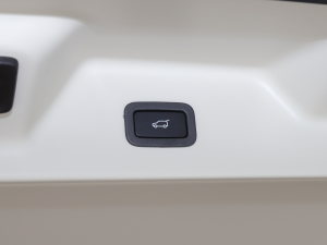 20225.0 SC V8 565PS SVApذ g