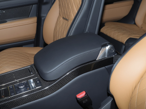 2022款5.0 SC V8 565PS SVA耀动典藏版 中央扶手箱