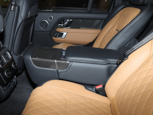 2022款5.0 SC V8 565PS SVA耀动典藏版 后排中央扶手