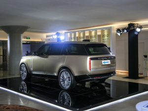 20234.4 V8 530PS װl(f) w^