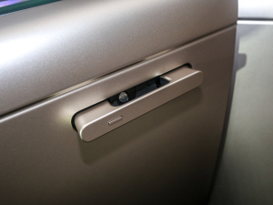 20234.4 V8 530PS װl ^