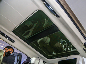 20234.4 V8 530PS װl п؅^