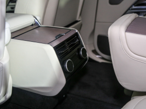 20234.4 V8 530PS װl п؅^