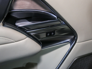 20234.4 V8 530PS װl п؅^