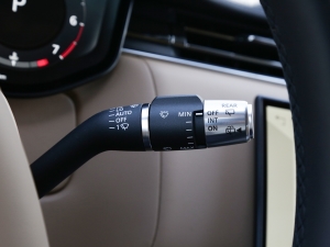 20233.0 L6 400PS ʢL п؅^