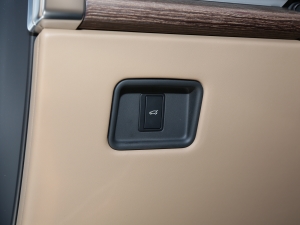 20233.0 L6 400PS ʢL п؅^