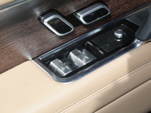 20233.0 L6 400PS ʢL п؅^