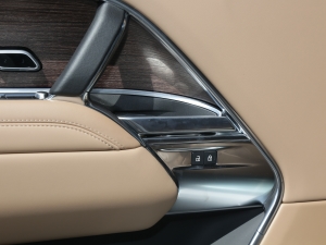 20233.0 L6 400PS ʢL п؅^