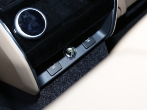 20233.0 L6 400PS ʢL п؅^