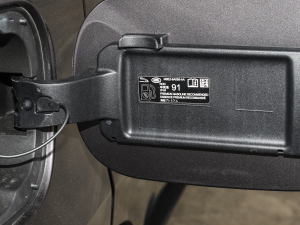 20233.0 L6 400PS ʢL ^