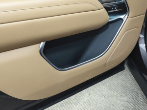 20233.0 L6 400PS ʢL ǰTg