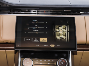 2023款3.0 L6 400PS 盛世七座加长版 音响调节