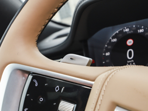 20233.0 L6 400PS ʢL п؅^