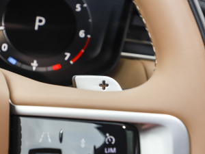 20233.0 L6 400PS ʢL п؅^