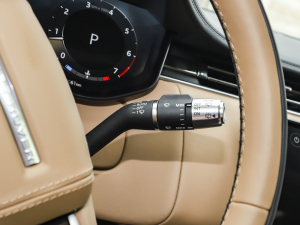 20233.0 L6 400PS ʢL п؅^