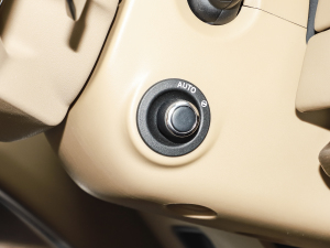 20233.0 L6 400PS ʢL п؅^