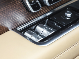 20233.0 L6 400PS ʢL п؅^