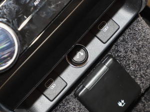 20233.0 L6 400PS ʢL п؅^