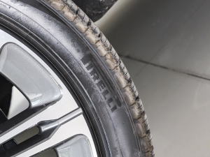 20233.0 L6 400PS ䷶L ݆̥Ʒ