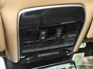 20233.0 L6 400PS ䷶L п؅^