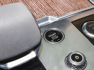 20233.0 L6 400PS ䷶L п؅^