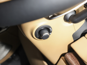 20233.0 L6 400PS ䷶L п؅^