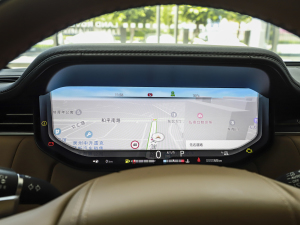 20233.0 L6 400PS ䷶L п؅^