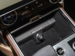 20233.0 L6 400PS ䷶L п؅^