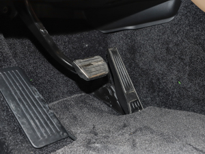 20233.0 L6 400PS ䷶L п؅^