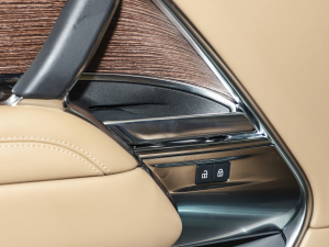 20233.0 L6 400PS ䷶L п؅^