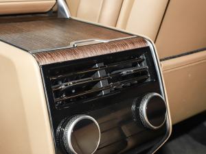 20233.0 L6 400PS ䷶L п؅^