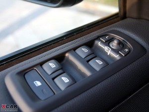 2010款第四代 5.0L HSE 主驾车窗控制区	
