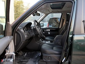 2010款第四代 5.0L HSE 前排空间