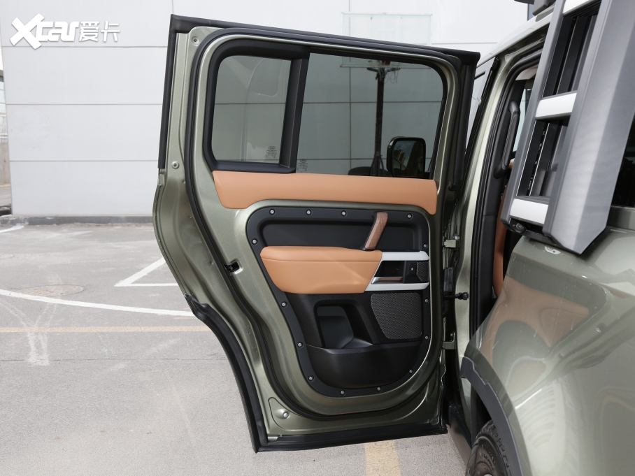 2023lʿ 110 3.0T P400 ؄e