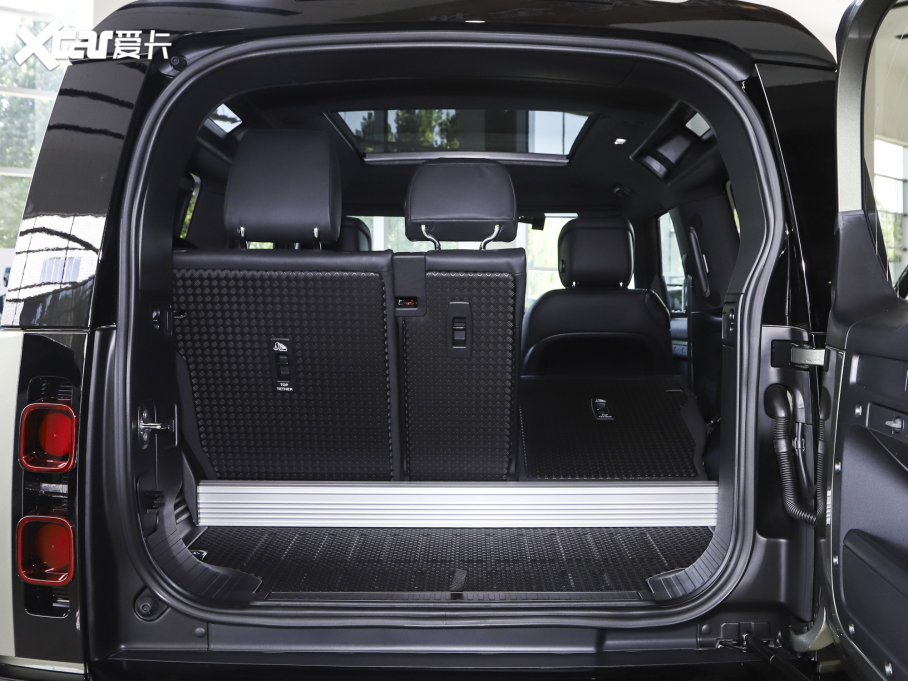 2023lʿ 90 2.0T P300 X-DYNAMIC HSE