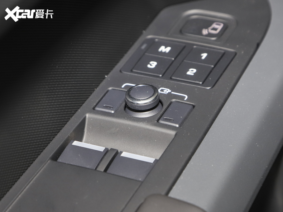 2023lʿ 90 2.0T P300 X-DYNAMIC HSE