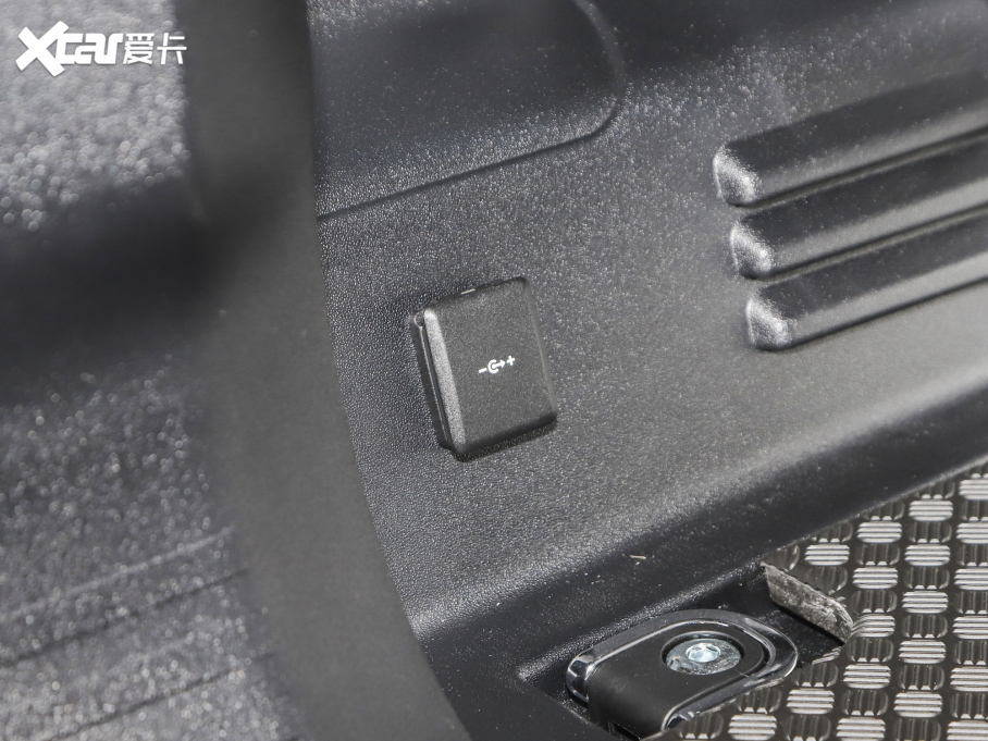 2023l(wi)ʿ 90 2.0T P300 X-DYNAMIC HSE