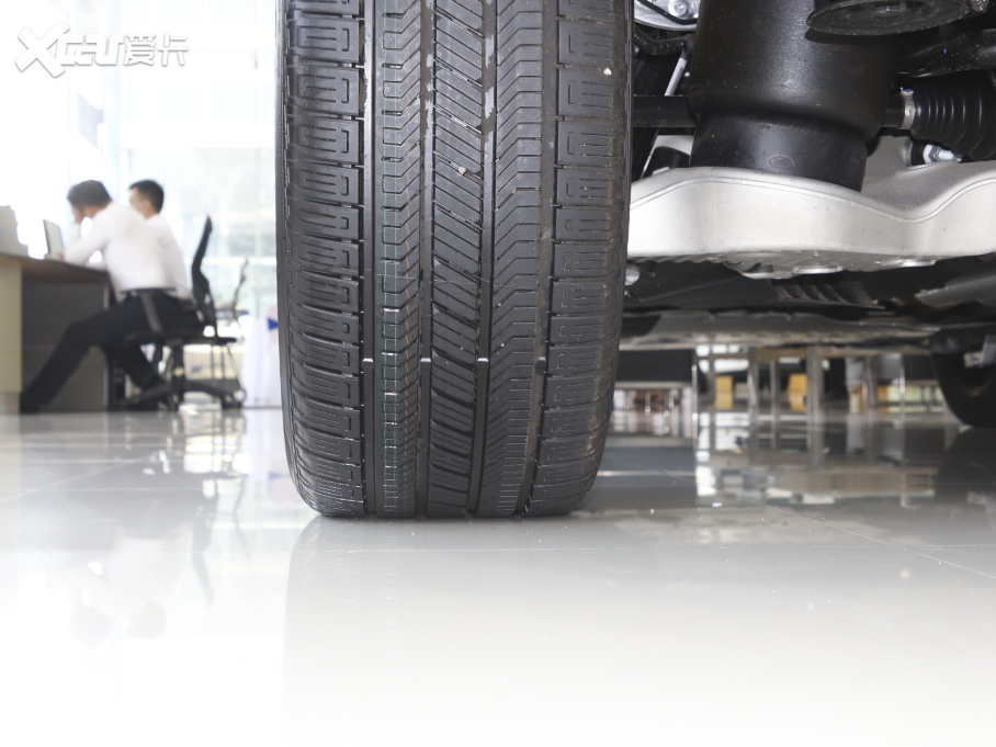 2023l(wi)ʿ 110 5.0T V8