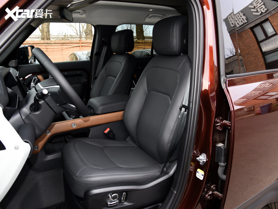 2023l(wi)ʿ 130 3.0T P400 HSE