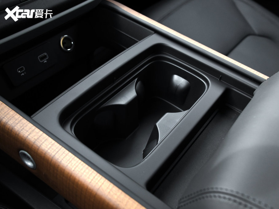 2023lʿ 130 3.0T P400 HSE