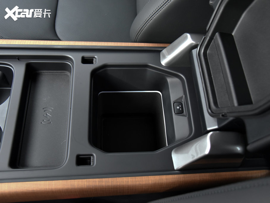 2023lʿ 130 3.0T P400 HSE