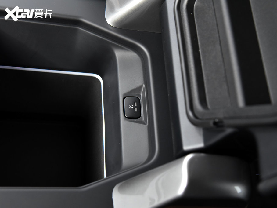 2023lʿ 130 3.0T P400 HSE