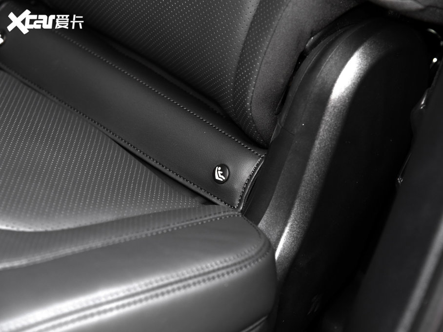 2023l(wi)ʿ 130 3.0T P400 HSE