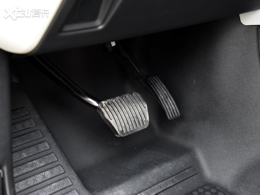 2023lʿ 130 3.0T P400 HSE