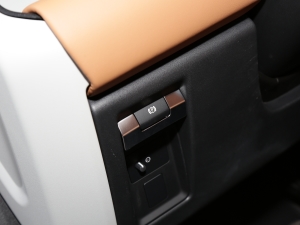 2023110 3.0T P400 ؄e v܇Ƅ